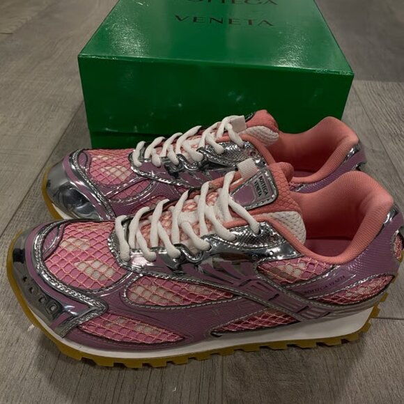 Bottega Veneta Women's Pink Trainers - Picture 1 of 4